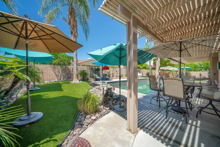patio dining #3