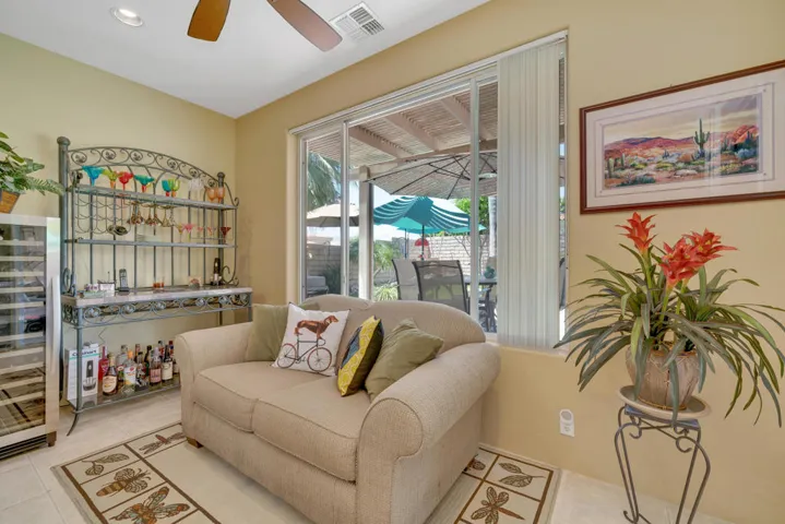 Kitchen sitting area-breakfast nook