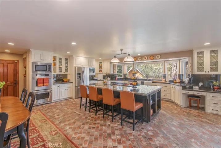 41324 Condor Drive, Big Bear, California 92315