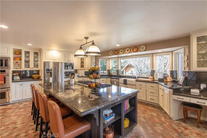 41324 Condor Drive, Big Bear, California 92315