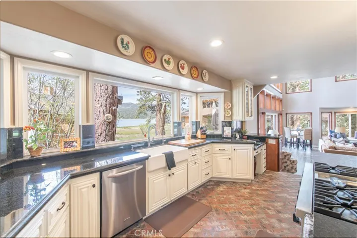 41324 Condor Drive, Big Bear, California 92315