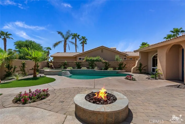 FIRE PIT