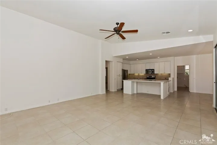 015_Dining Area