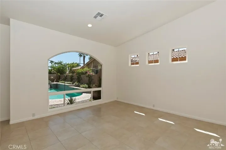 012_Family Room
