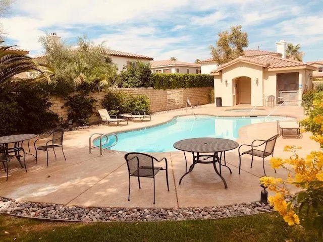 Communtiy Pool 2