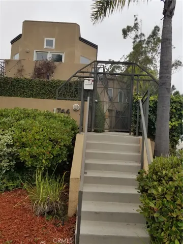 1744 10th Street 4, Santa Monica, California 90404