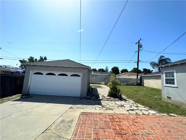 9813 S 3rd Avenue, Inglewood, California 90305