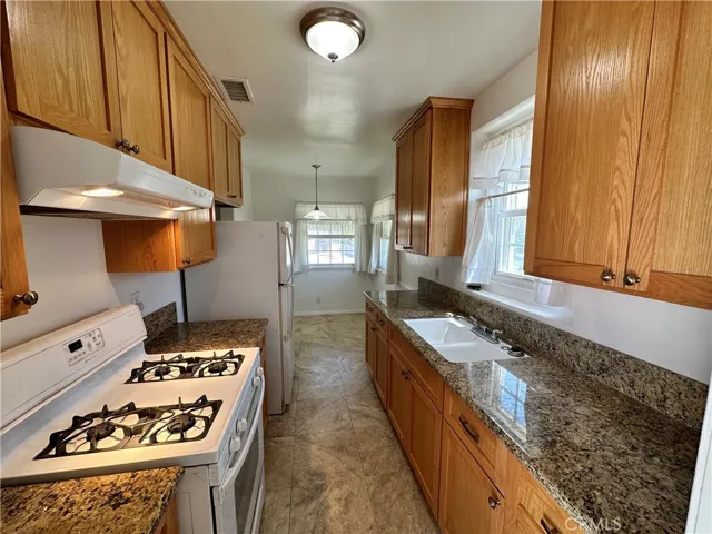 9813 S 3rd Avenue, Inglewood, California 90305