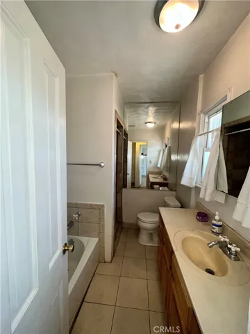 9813 S 3rd Avenue, Inglewood, California 90305