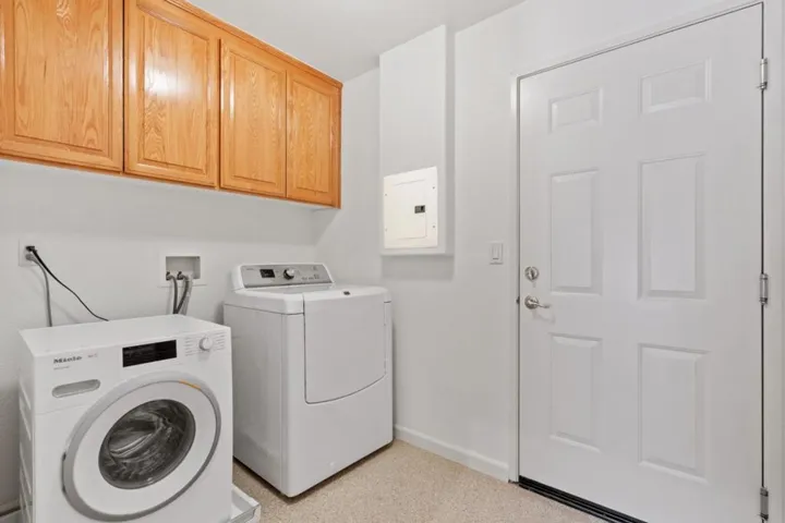 122 Kestrel Court, Brisbane, California 94005