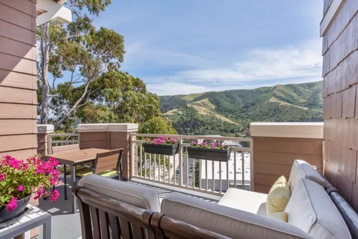 122 Kestrel Court, Brisbane, California 94005