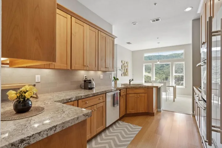 122 Kestrel Court, Brisbane, California 94005