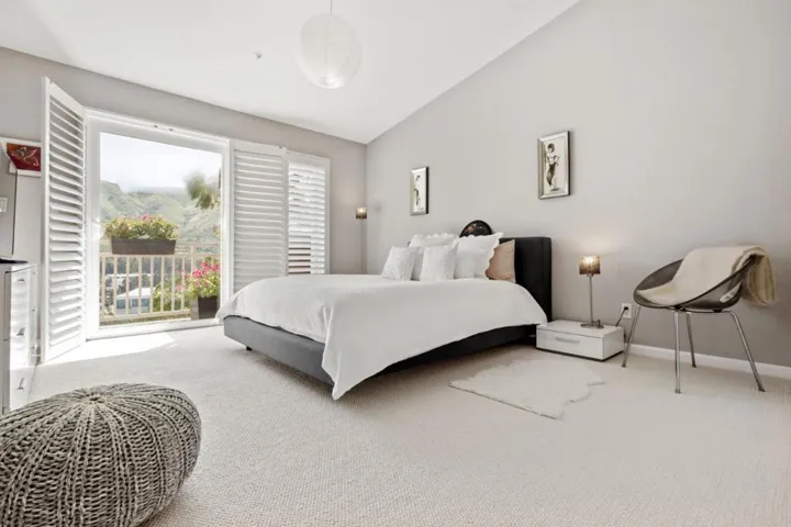 122 Kestrel Court, Brisbane, California 94005