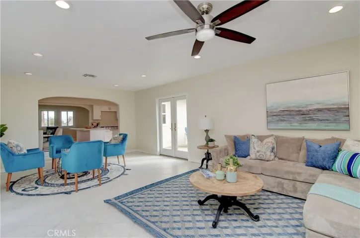 Now this family space is a GREAT room...