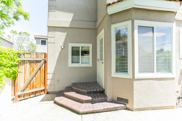 810 Woodhams Oaks Place, Santa Clara, California 95051