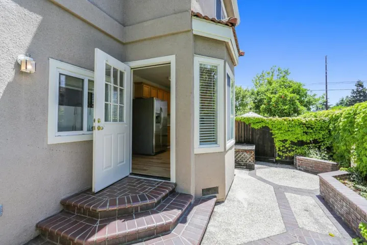 810 Woodhams Oaks Place, Santa Clara, California 95051