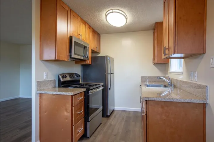 1580 Higgins Way 4, Pacifica, California 94044
