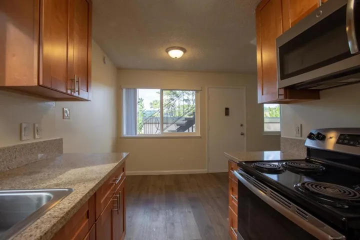 1580 Higgins Way 4, Pacifica, California 94044