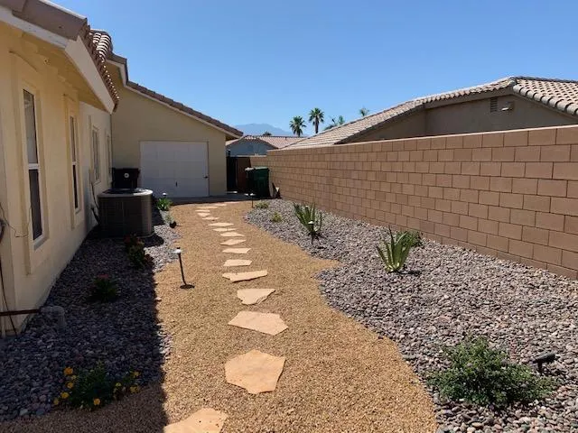pic side yard