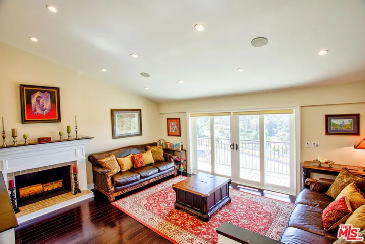 4324 Torreon Drive, Woodland Hills, California 91364