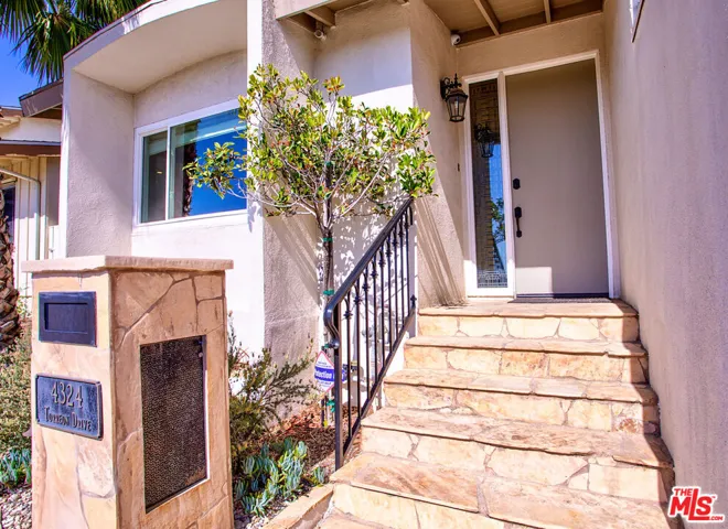 4324 Torreon Drive, Woodland Hills, California 91364