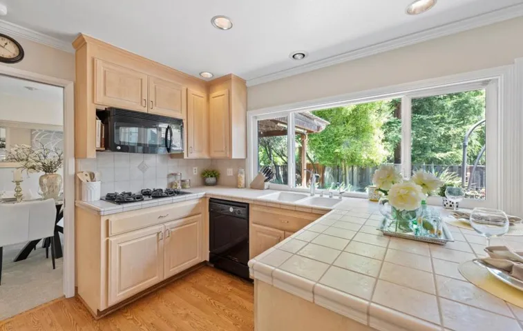 1912 Crestmont Drive, San Jose, California 95124