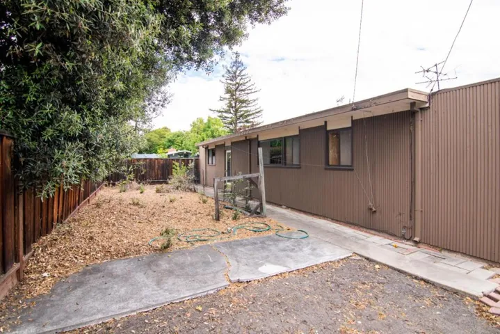4052 Scripps Avenue, Palo Alto, California 94306