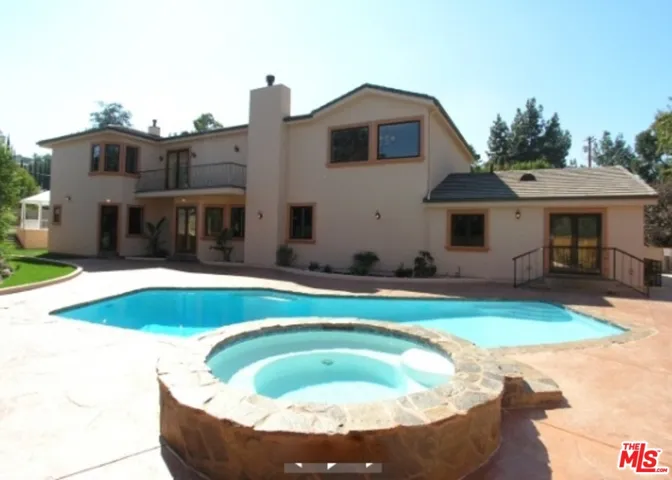 5040 Topeka Drive, Tarzana, California 91356