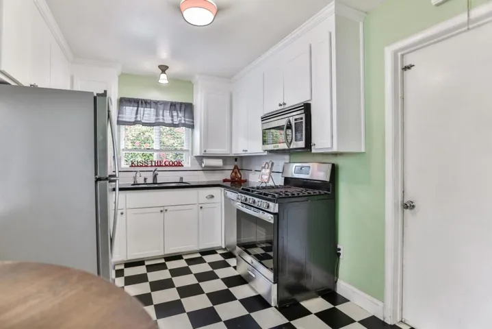 2261 Lindaire Avenue, San Jose, California 95128