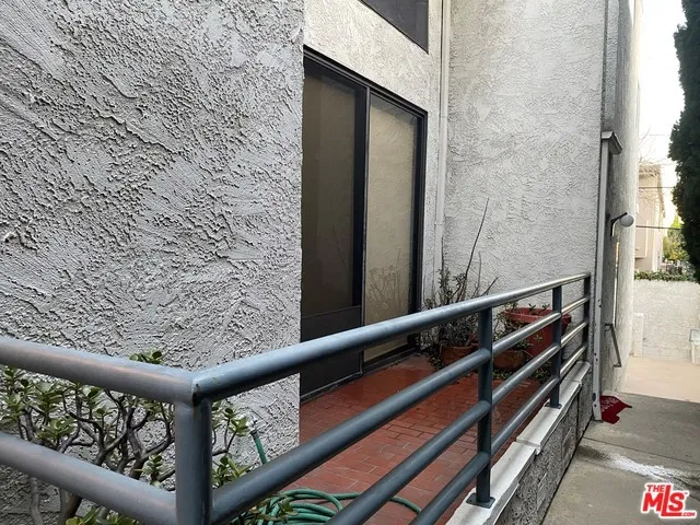 11954 Mayfield Avenue 5, Los Angeles, California 90049