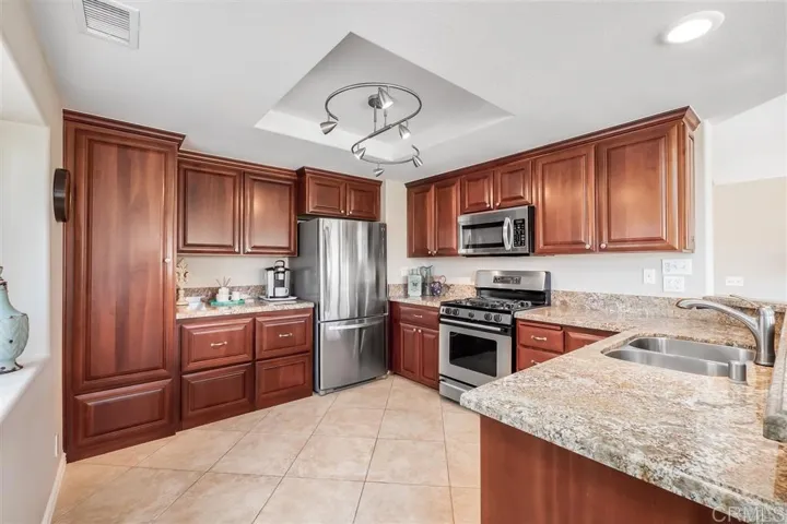 1325 Golden Harvest Lane, El Cajon, California 92019