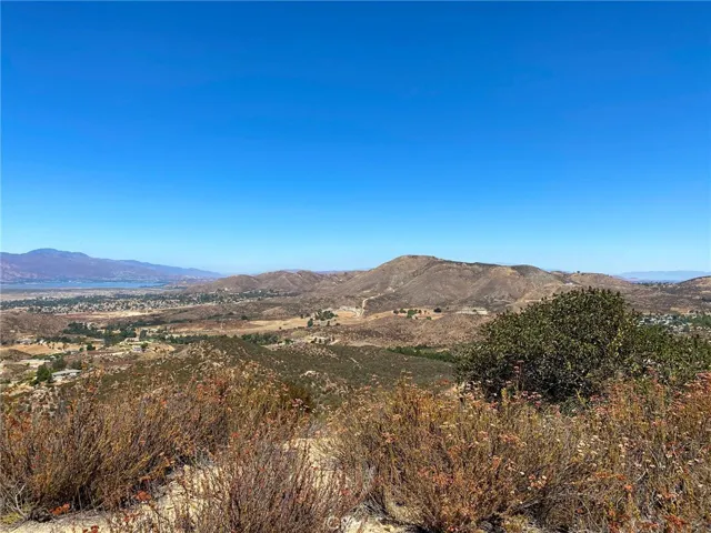 Chapparal, Hill top lot with a view of Lake Elsinore.