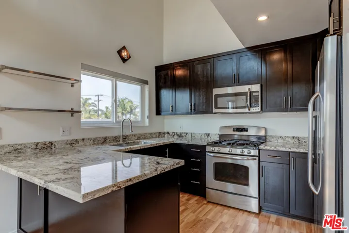 11938 Courtleigh Drive 7, Los Angeles, California 90066