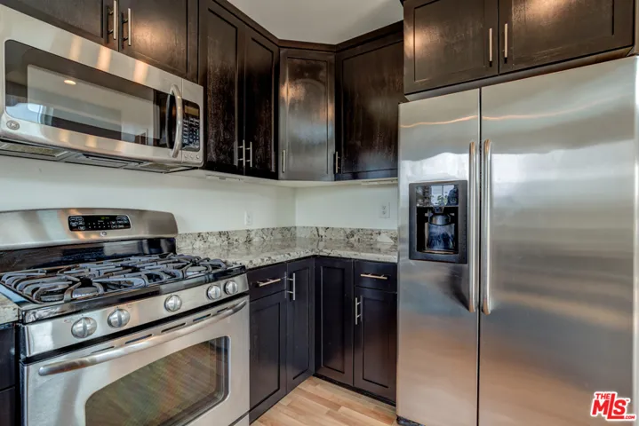 11938 Courtleigh Drive 7, Los Angeles, California 90066