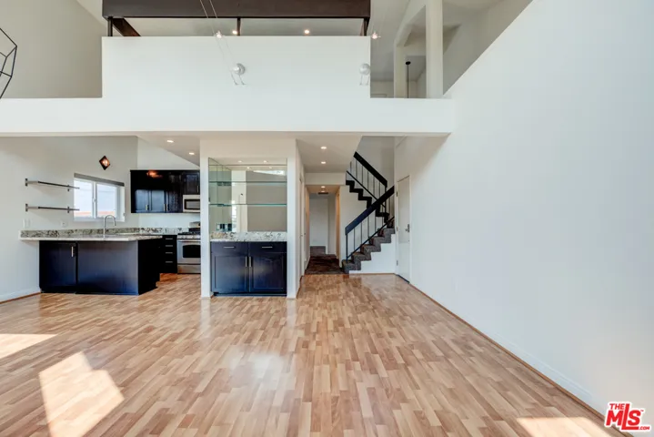 11938 Courtleigh Drive 7, Los Angeles, California 90066