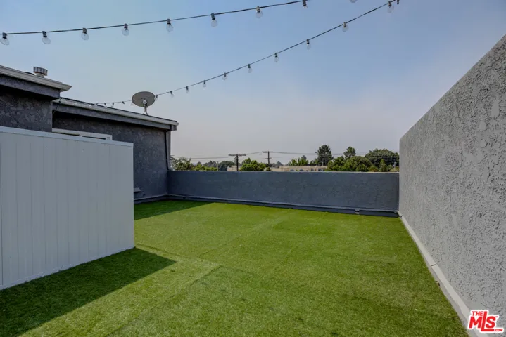 11938 Courtleigh Drive 7, Los Angeles, California 90066