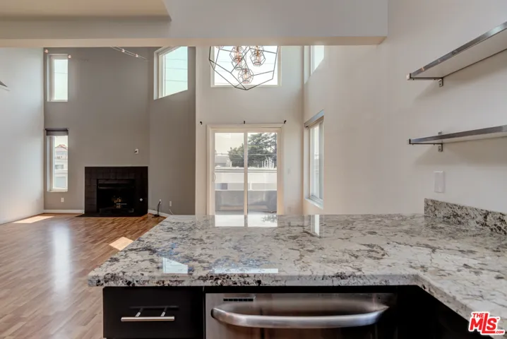 11938 Courtleigh Drive 7, Los Angeles, California 90066