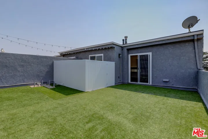 11938 Courtleigh Drive 7, Los Angeles, California 90066