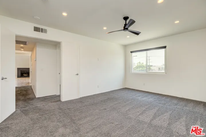 11938 Courtleigh Drive 7, Los Angeles, California 90066