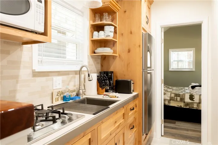 39544 N Shore Drive, Fawnskin, California 92333