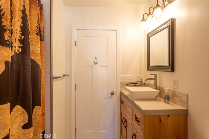 39544 N Shore Drive, Fawnskin, California 92333