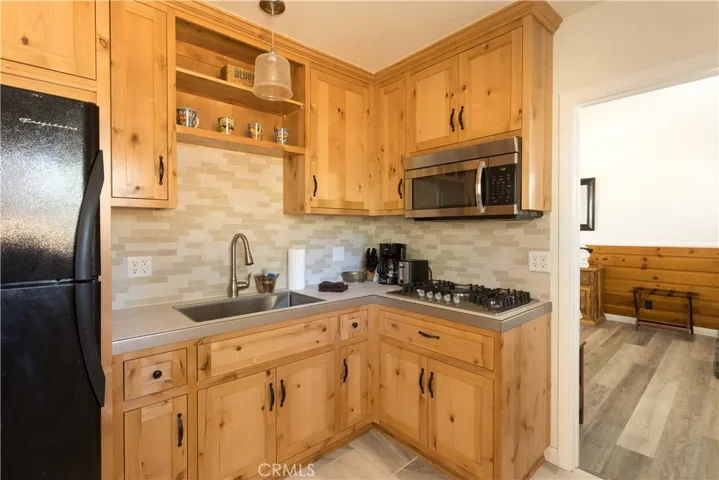 39544 N Shore Drive, Fawnskin, California 92333
