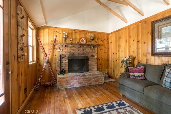 39544 N Shore Drive, Fawnskin, California 92333