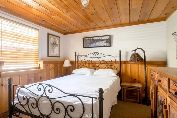 39544 N Shore Drive, Fawnskin, California 92333
