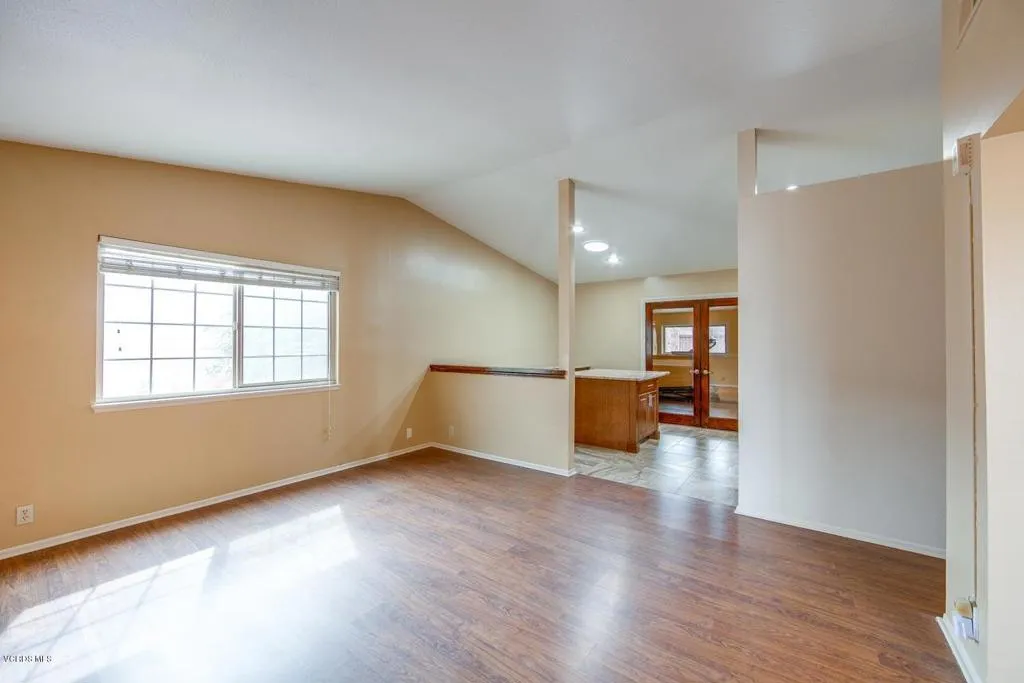 813 N Calle Circulo, Camarillo, California 93010 home-pic-3