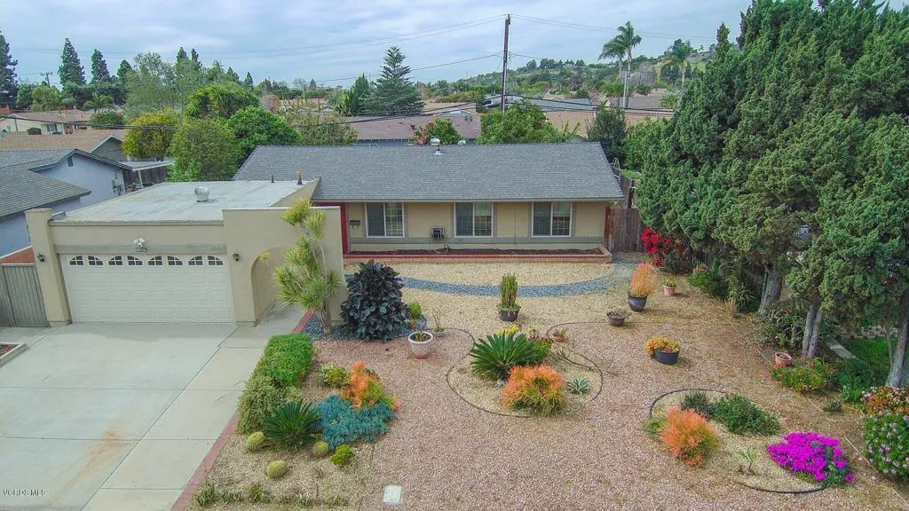 813 N Calle Circulo, Camarillo, California 93010 home-pic-1