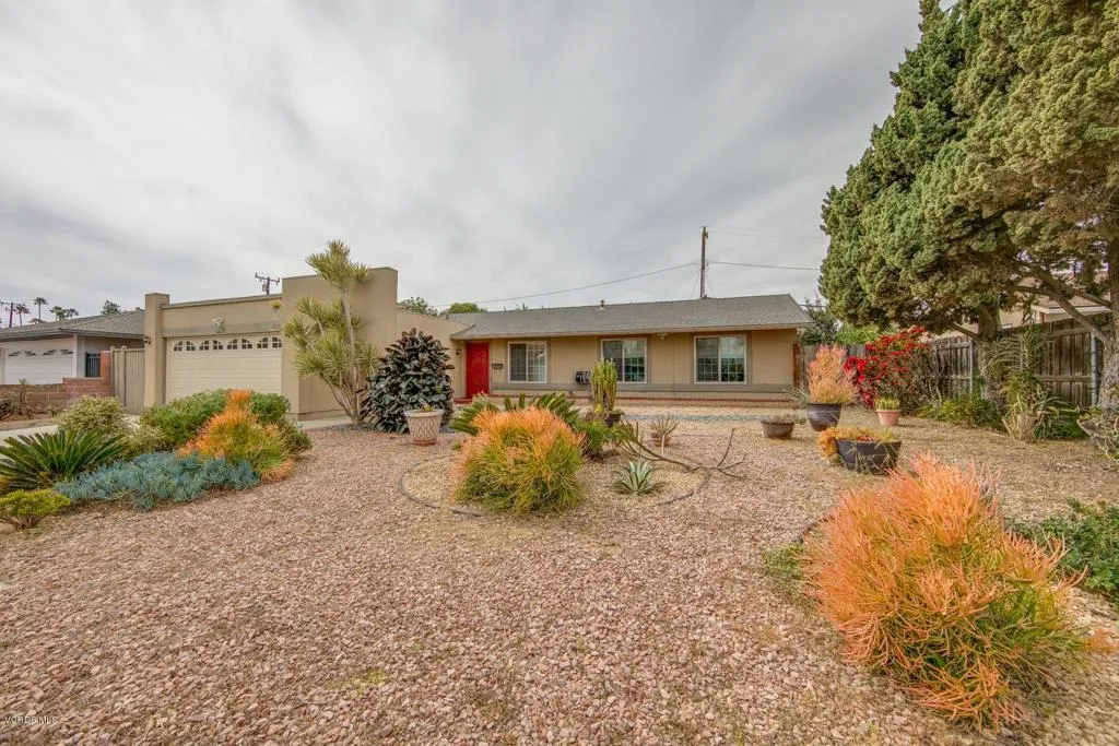 813 N Calle Circulo, Camarillo, California 93010 home-pic-0