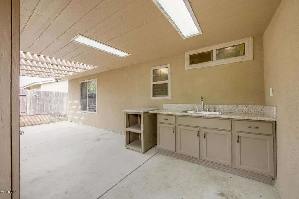 813 N Calle Circulo, Camarillo, California 93010 home-pic-22
