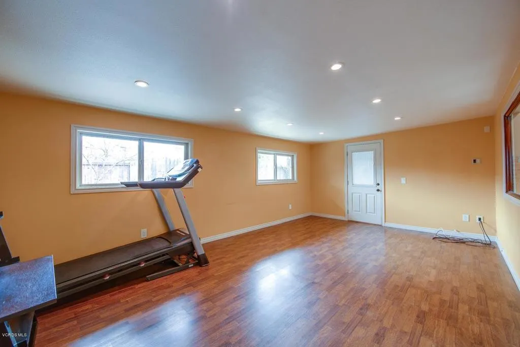 813 N Calle Circulo, Camarillo, California 93010 home-pic-12