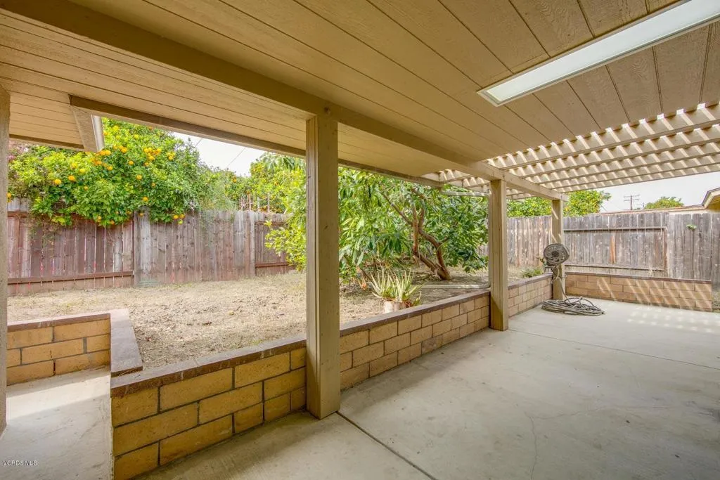 813 N Calle Circulo, Camarillo, California 93010 home-pic-21
